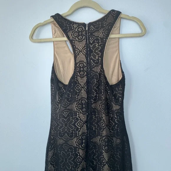 Dress the Population Black & Beige V-Neck Midi Dress - Size Small - Picture 8 of 17